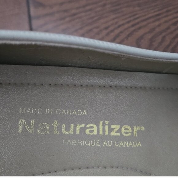 Naturalized classic leather pumps 2.5" block heel size 8.5 - Picture 8 of 9